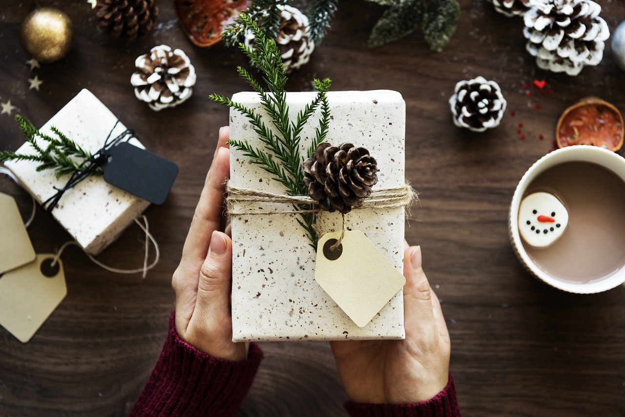 Etiquette of Giving Gifts